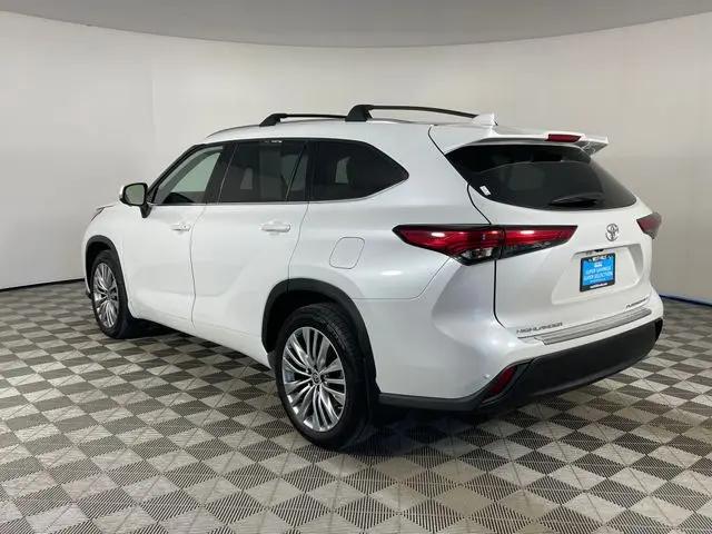 2023 Toyota Highlander Platinum