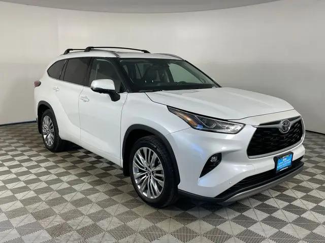 2023 Toyota Highlander Platinum