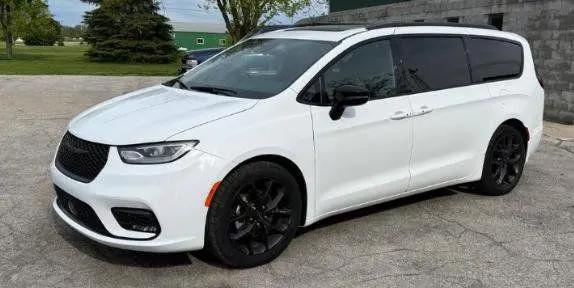 2025 Chrysler Pacifica Limited for sale in Saginaw, MI