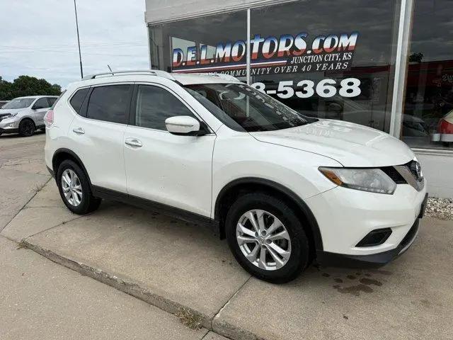 2015 Nissan Rogue SV for sale in Junction City, KS