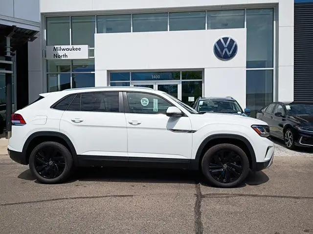 2023 Volkswagen Atlas Cross Sport 3.6L V6 SE w/Technology for sale in Glendale, WI