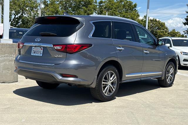 2017 INFINITI QX60 Base