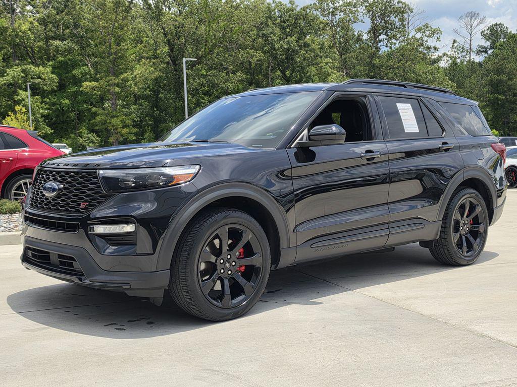 2022 Ford Explorer ST's photo