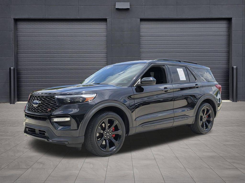 2022 Ford Explorer ST's photo