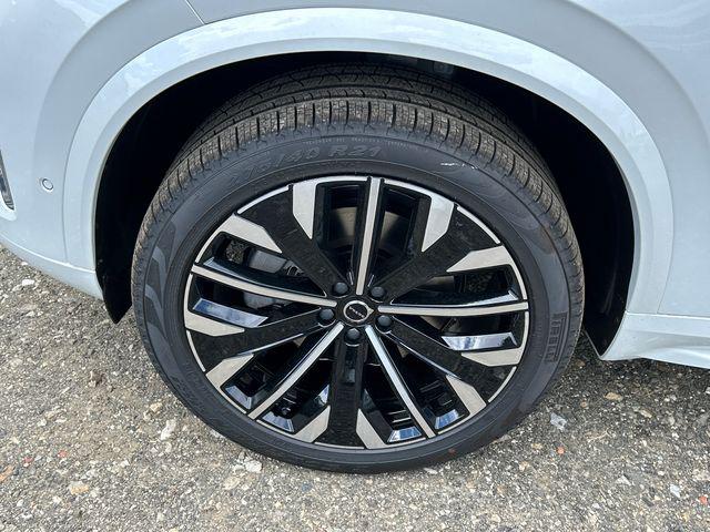 2026 Volvo XC90 Plus, B6 AWD Gas (mild hybrid), Gasoline, Bright, 6 Seats