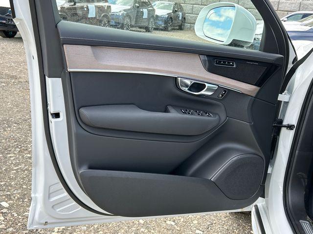 2026 Volvo XC90 Plus, B6 AWD Gas (mild hybrid), Gasoline, Bright, 6 Seats