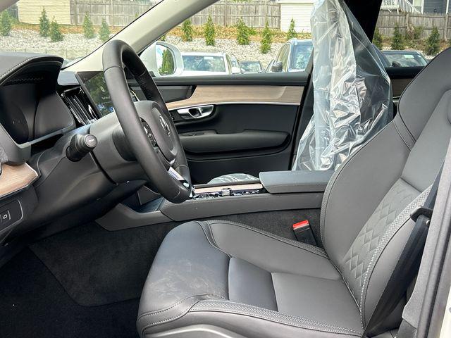 2026 Volvo XC90 Plus, B6 AWD Gas (mild hybrid), Gasoline, Bright, 6 Seats