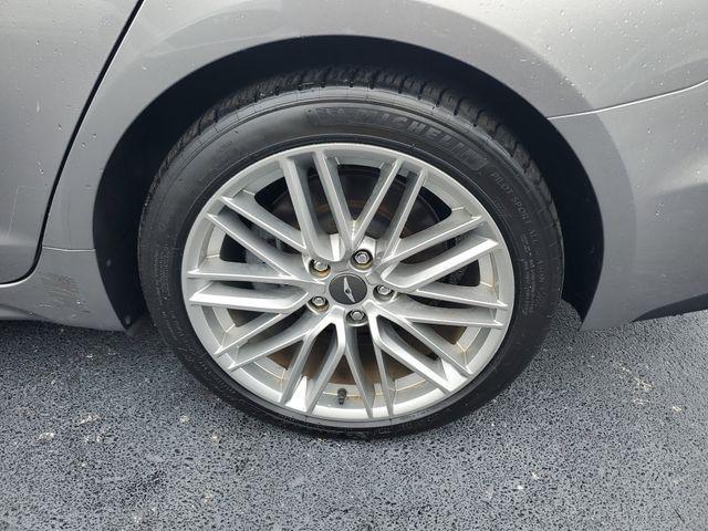2020 Genesis G70 2.0T RWD