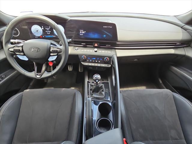 2025 Hyundai Elantra Base