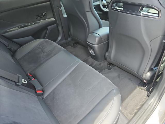 2025 Hyundai Elantra Base