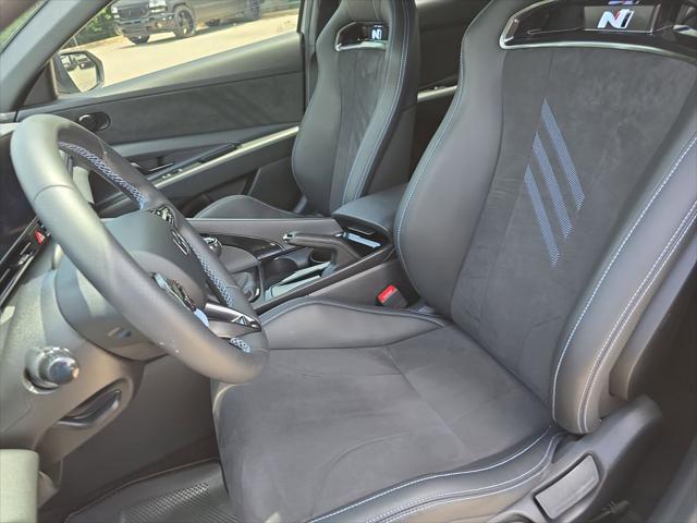 2025 Hyundai Elantra Base