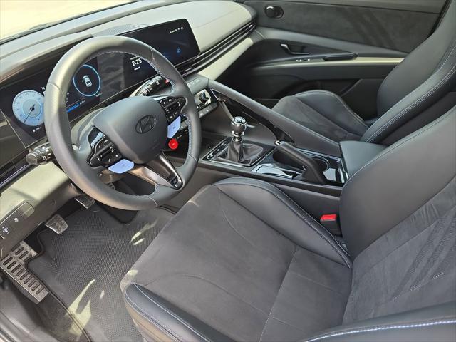 2025 Hyundai Elantra Base
