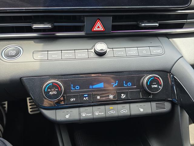 2025 Hyundai Elantra Base