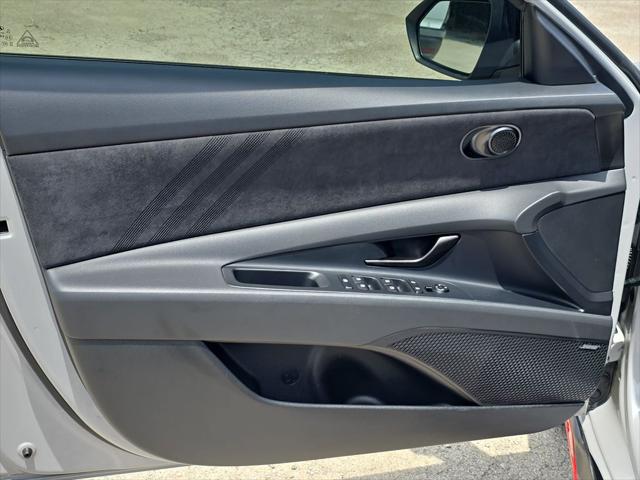 2025 Hyundai Elantra Base
