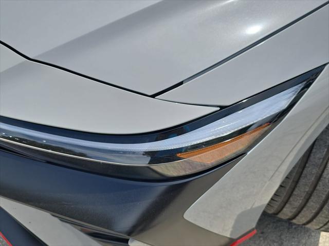 2025 Hyundai Elantra Base