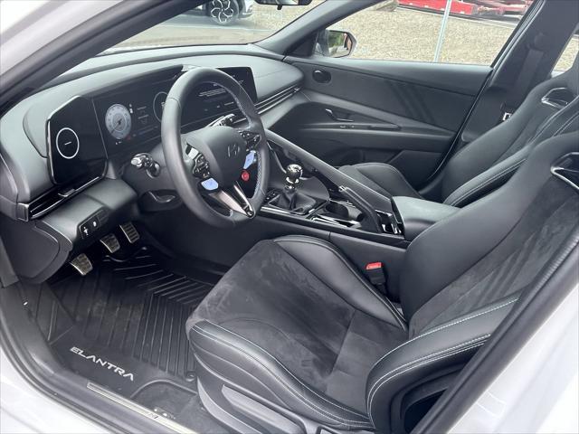 2025 Hyundai Elantra Manual