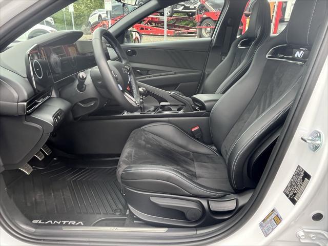 2025 Hyundai Elantra Manual