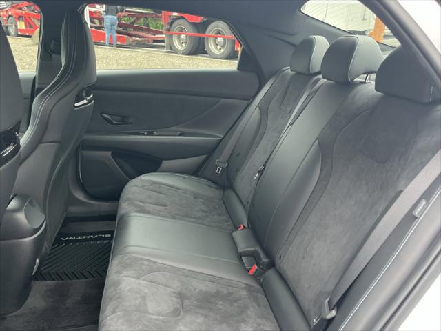 2025 Hyundai Elantra Manual