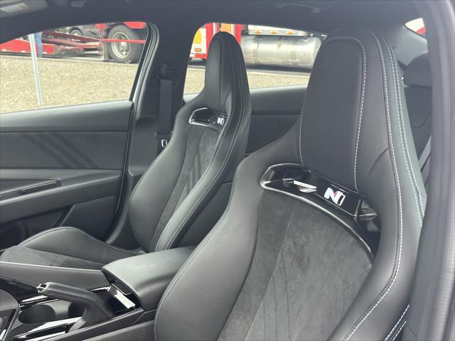 2025 Hyundai Elantra Manual
