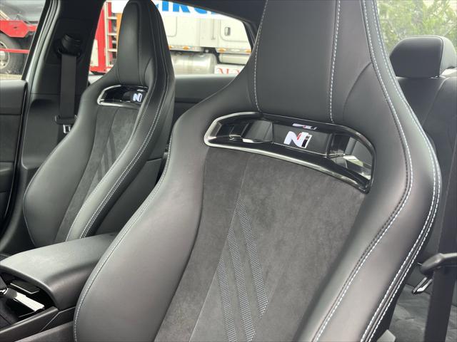 2025 Hyundai Elantra Manual