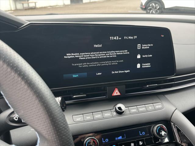 2025 Hyundai Elantra Manual