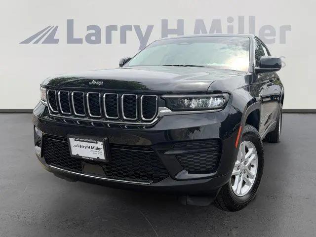2023 Jeep Grand Cherokee Laredo 4x4 for sale in Aurora, CO