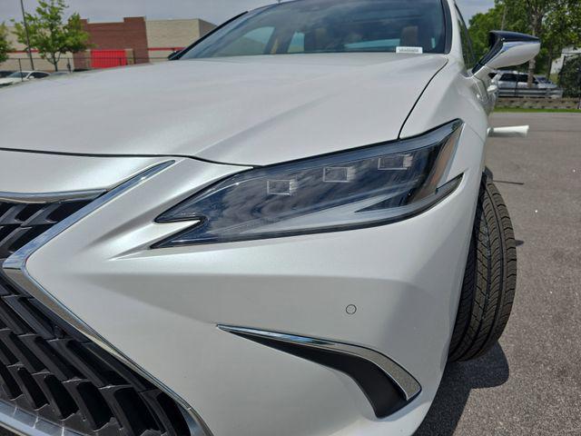 2024 Lexus ES 350 Ultra Luxury