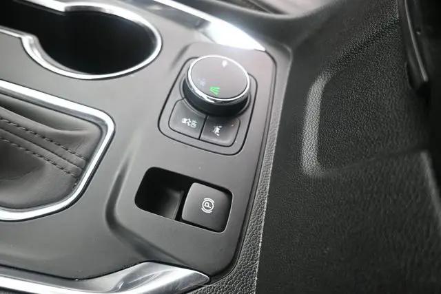 2021 Chevrolet Traverse FWD LT Leather