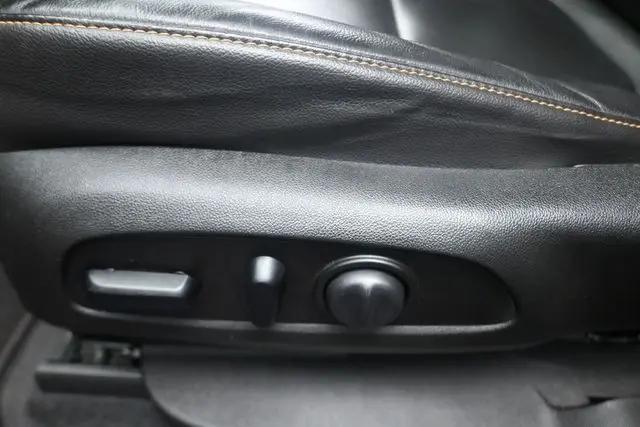 2021 Chevrolet Traverse FWD LT Leather