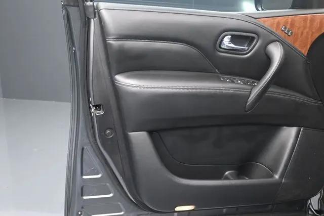 2018 INFINITI QX80 Standard