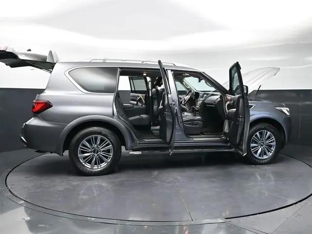 2018 INFINITI QX80 Standard