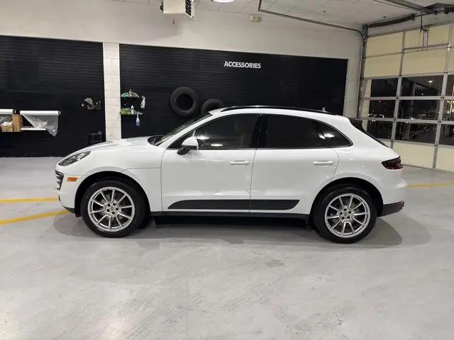 2017 Porsche Macan Macan