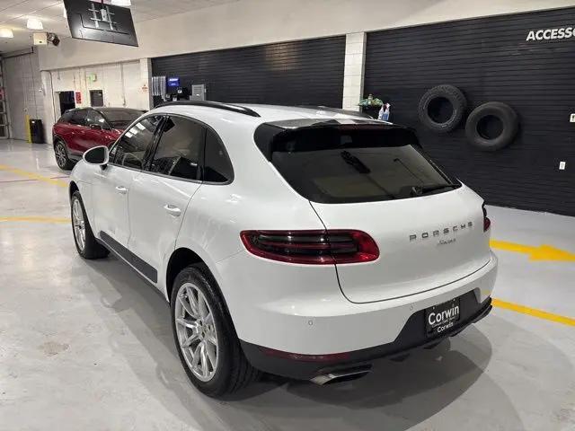 2017 Porsche Macan Macan