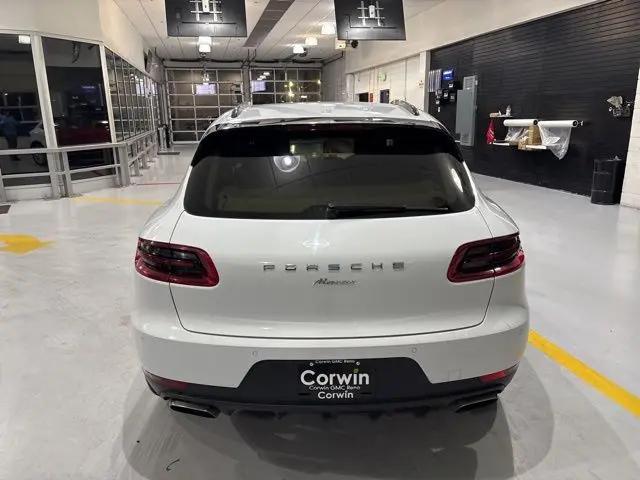 2017 Porsche Macan Macan