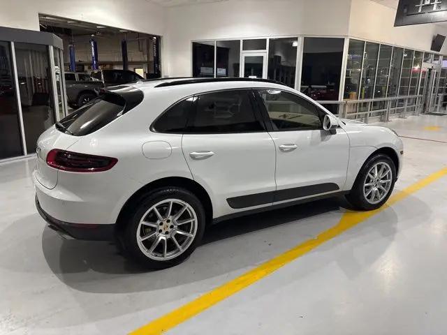 2017 Porsche Macan Macan