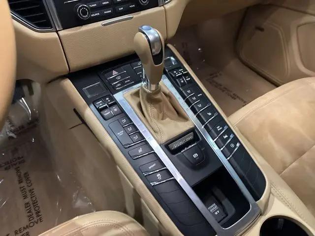 2017 Porsche Macan Macan