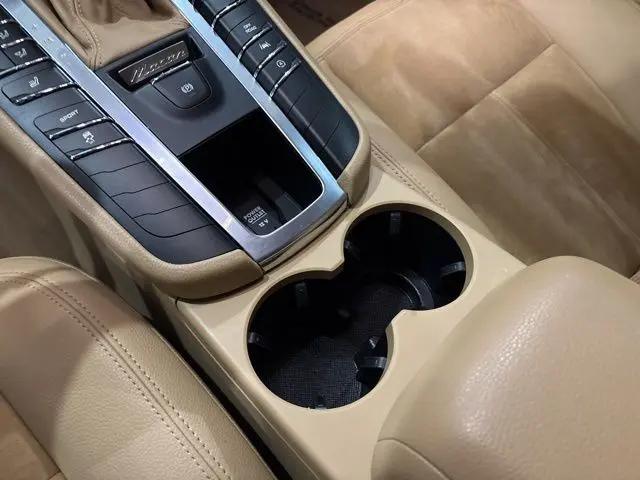 2017 Porsche Macan Macan
