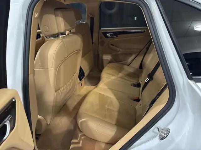 2017 Porsche Macan Macan