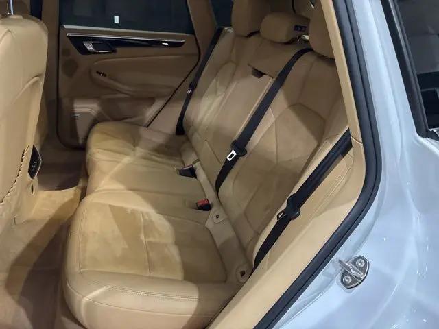2017 Porsche Macan Macan