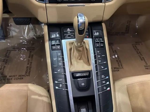 2017 Porsche Macan Macan