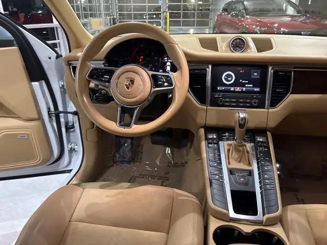 2017 Porsche Macan Macan