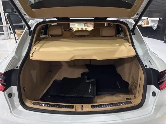 2017 Porsche Macan Macan
