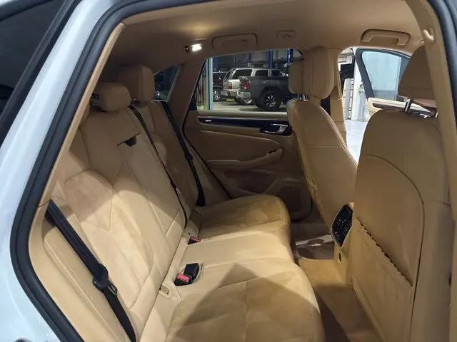 2017 Porsche Macan Macan