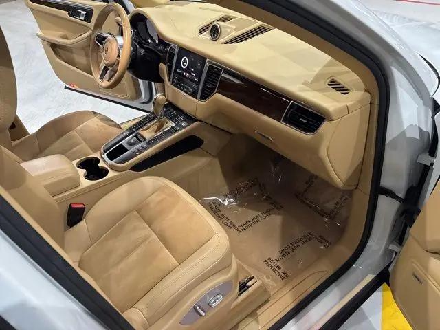 2017 Porsche Macan Macan
