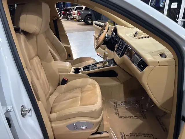 2017 Porsche Macan Macan