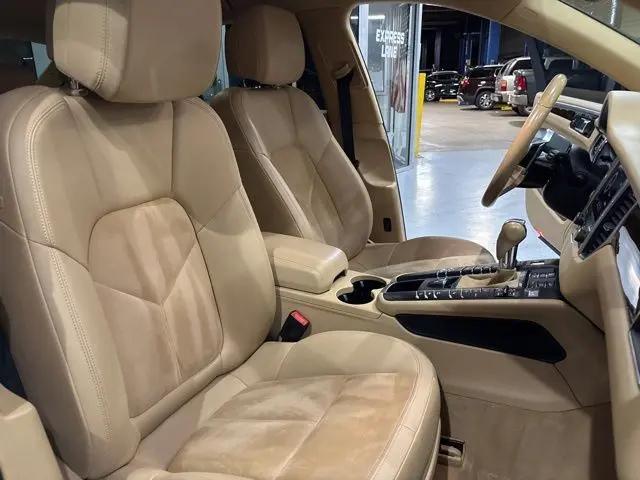 2017 Porsche Macan Macan