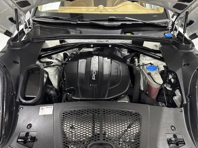 2017 Porsche Macan Macan
