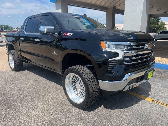 2022 Chevrolet Silverado 1500 4WD Crew Cab Short Bed LTZ