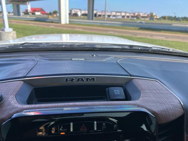 2020 Jeep Ram 2500 Laramie Longhorn Mega Cab 4x4 6'4" Box