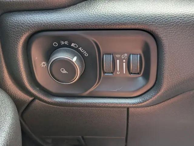 2020 Ram 3500 Tradesman Crew Cab 4x4 8' Box